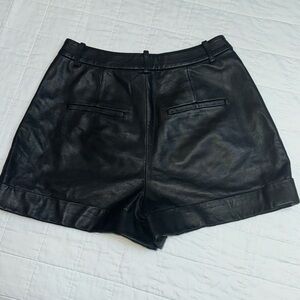 Alice & Olivia Lambskin Leather black shorts sz 2